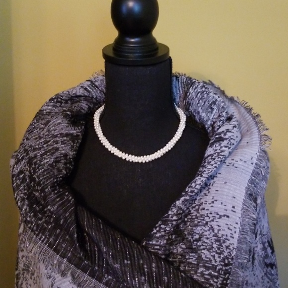 Two pieces!! Vintage quad strand faux pearl set. - Picture 4 of 5